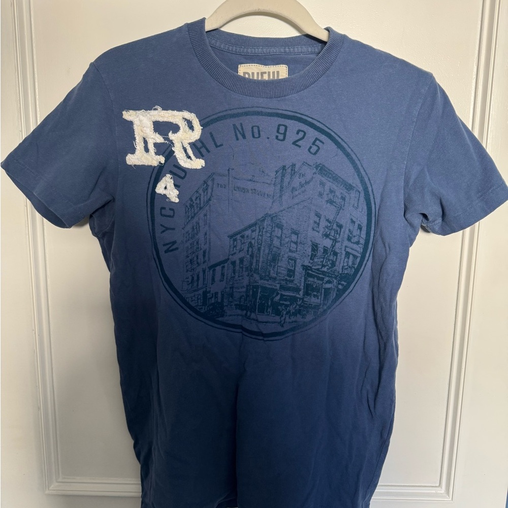 Ruehl No.925 Blue Graphic T-Shirt Size Small